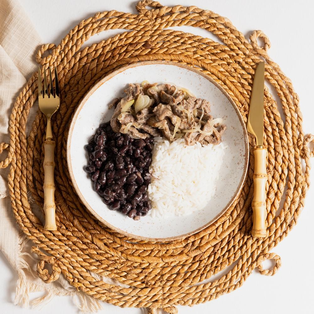 Marmita arroz e feijão com iscas de carne acebolada 350g