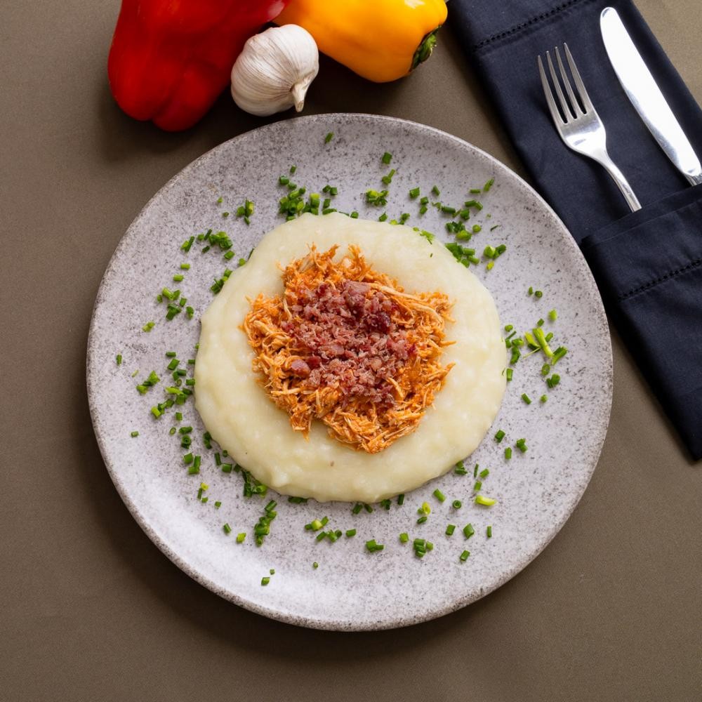 Marmita purê de aipim com frango desfiado e bacon 250g